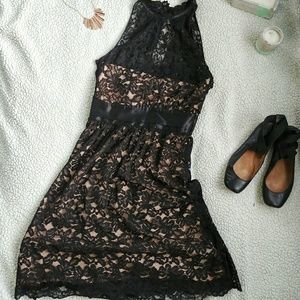 Banana Republic black/nude lace dress Size 4